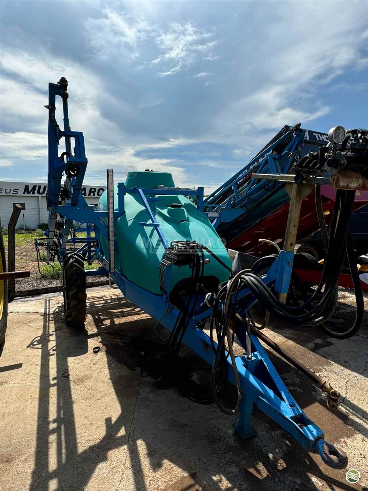 PULVERIZADOR MONTANA ECORANGER 2000 Arrasto Mercomaq - JAN PRIMAVERA DO LESTE MATO GROSSO MT